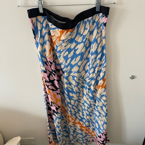 Anthropologie Vibrant Abstract Midi Skirt - Picture 6 of 7